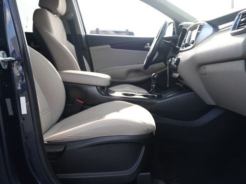 Used 2018 Kia Sorento FWD image 25