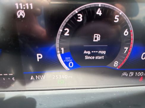 Used 2023 Volkswagen Tiguan SE w/ Panoramic Sunroof Package image 31