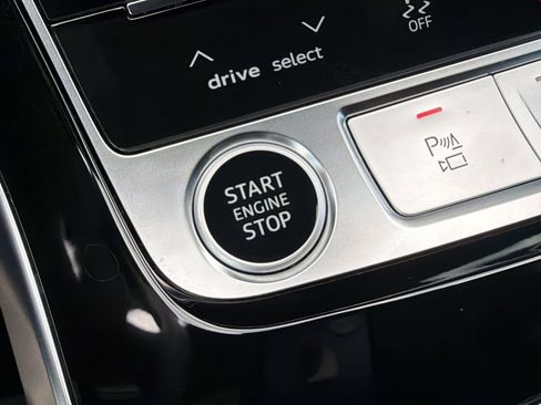 Used 2025 Audi Q8 Prestige AWD/4WD image 15