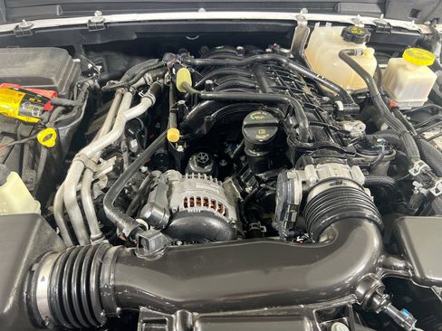 Used 2022 Jeep Gladiator Sport image 28