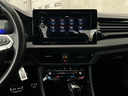 Used 2025 Volkswagen Jetta Sport image 23