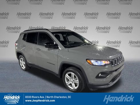 Used 2023 Jeep Compass Latitude w/ Convenience Group image 1