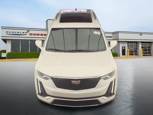 Used 2024 Cadillac XT6 Luxury w/ LPO, Floor Liner Package AWD/4WD image 7