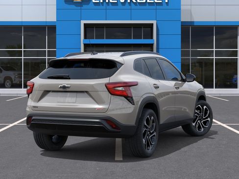 New 2026 Chevrolet Trax RS w/ Sunroof Package FWD image 4
