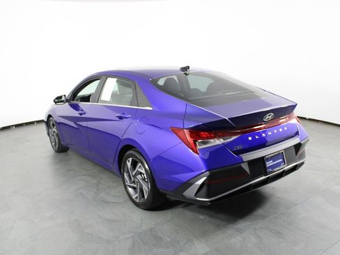Certified 2024 Hyundai Elantra SEL w/ Convenience Package FWD image 15