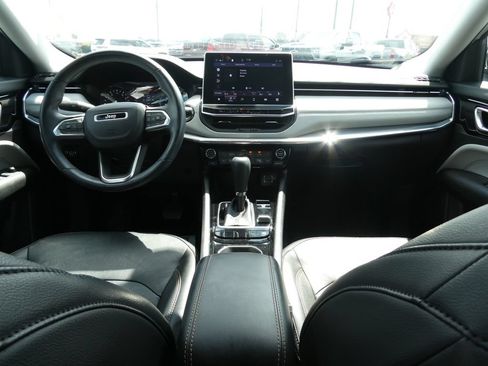 Used 2022 Jeep Compass Limited AWD/4WD image 19