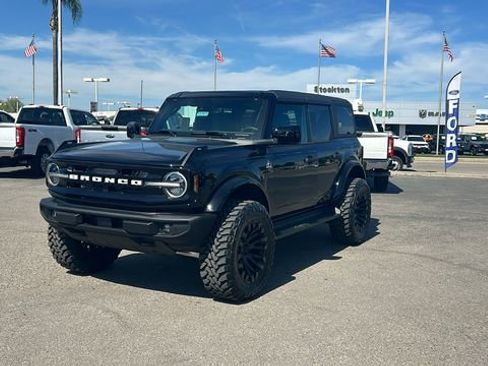 New 2026 Ford Bronco Outer Banks image 8