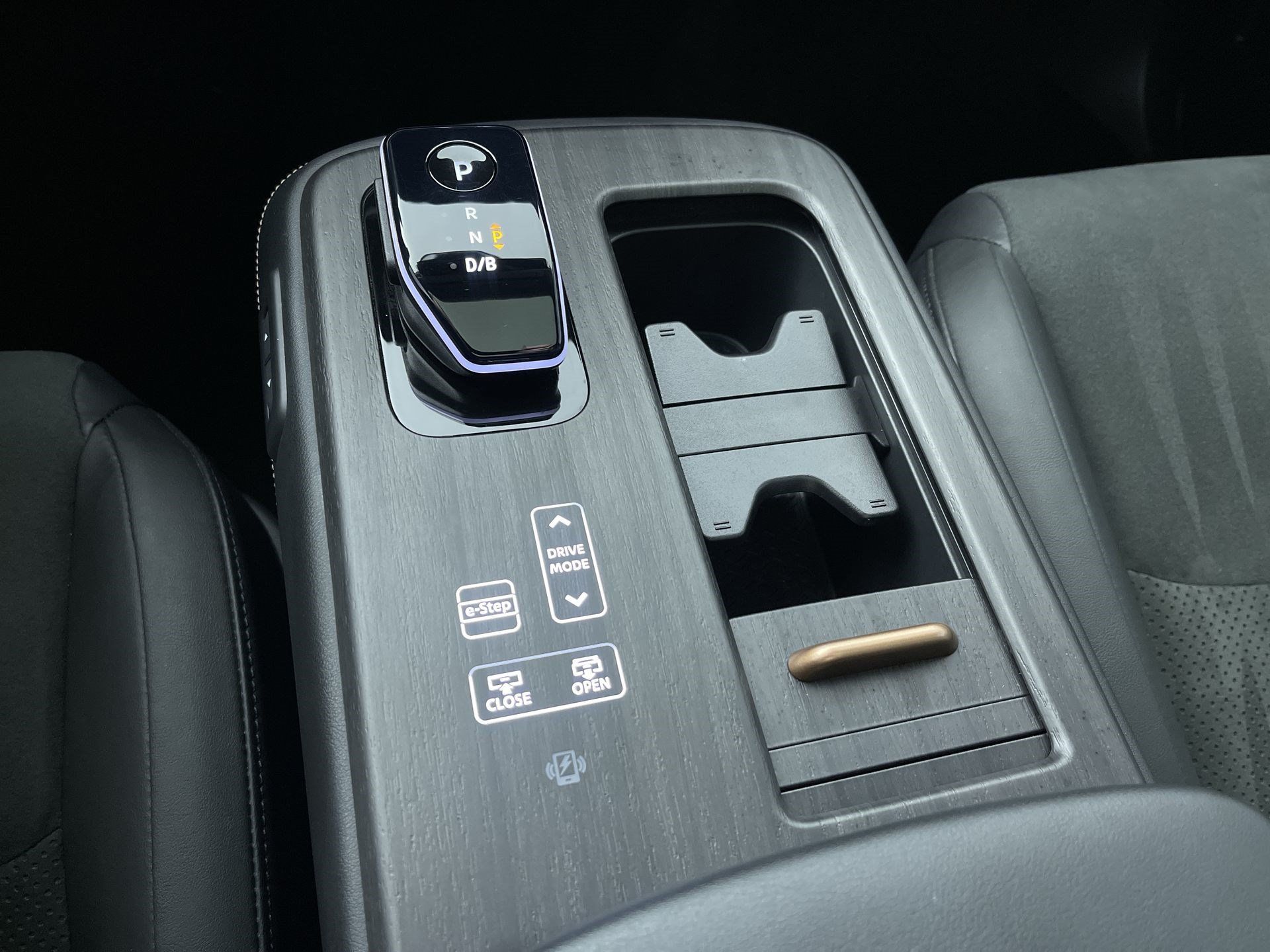 Certified 2024 Nissan Ariya AWD image 21
