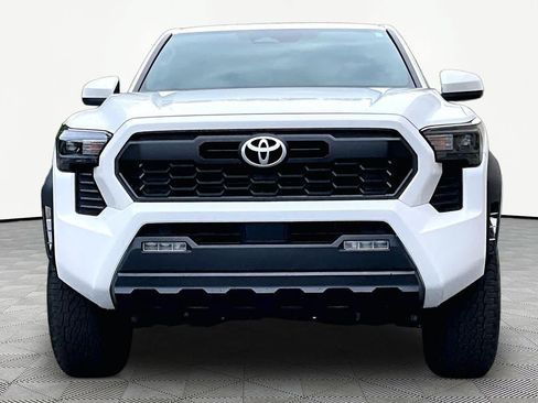 Certified 2024 Toyota Tacoma TRD Off-Road AWD/4WD image 4
