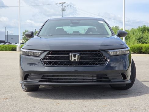 Used 2025 Honda Accord SE image 12