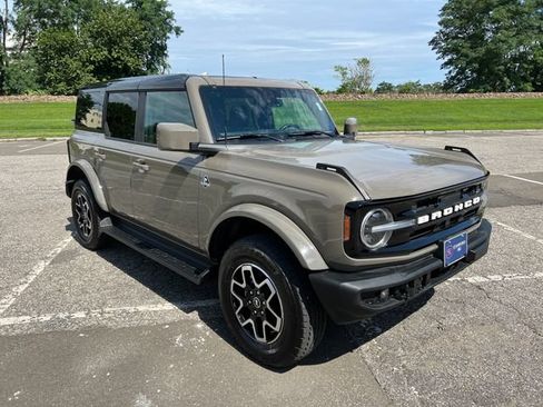 Used 2025 Ford Bronco Outer Banks AWD/4WD image 1