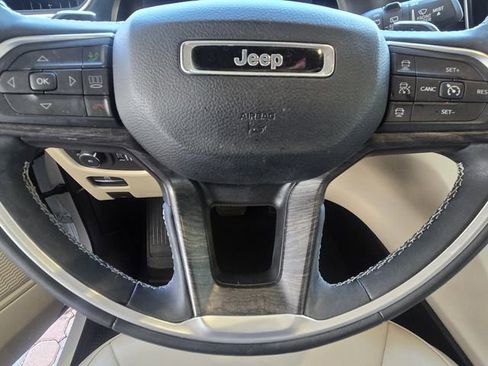 Used 2024 Jeep Grand Cherokee Limited AWD/4WD image 27