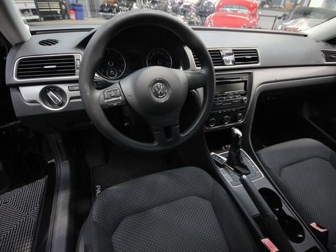 Used 2013 Volkswagen Passat 2.5 S FWD image 15