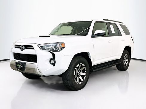 Used 2024 Toyota 4Runner TRD Off-Road image 3