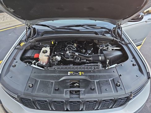 Certified 2023 Jeep Grand Cherokee L Laredo image 31