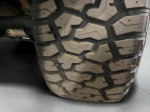 Used 2019 GMC Sierra 1500 AT4 w/ AT4 Premium Package image 16