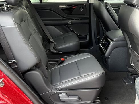 New 2026 Lincoln Aviator AWD image 12