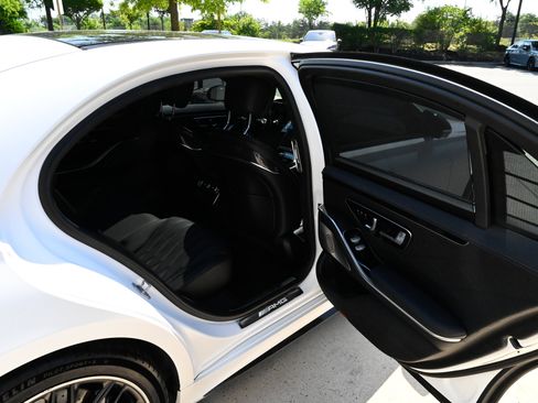 Used 2024 Mercedes-Benz S 63 AMG S image 48