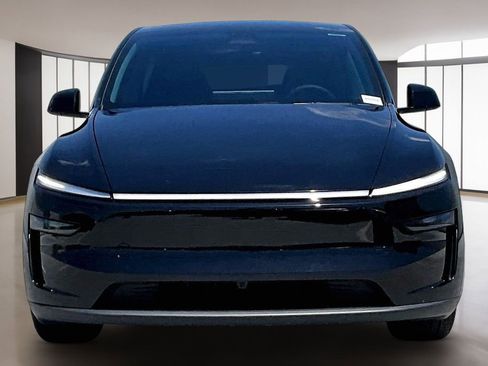 Used 2026 Tesla Model Y Long Range AWD/4WD image 2