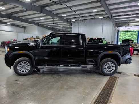 Used 2022 GMC Sierra 3500 Denali AWD/4WD image 5