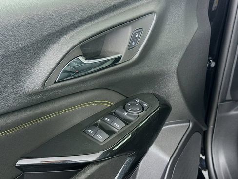 New 2026 Chevrolet Trax LT w/ Midnight Edition FWD image 18