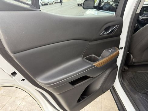 Certified 2019 GMC Acadia SLE image 31