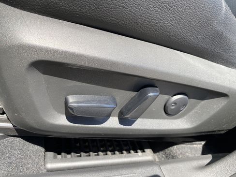 Used 2023 Nissan Rogue SV FWD image 13