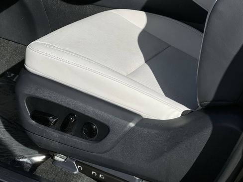 Used 2024 Lexus RX 350 AWD image 12