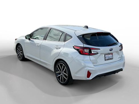 Used 2025 Subaru Impreza 2.0i Sport image 3