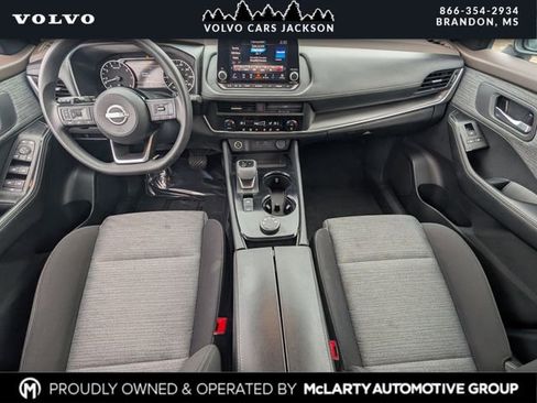 Used 2023 Nissan Rogue SV image 9