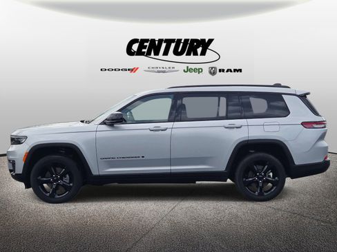 Used 2024 Jeep Grand Cherokee L Limited w/ Black Appearance Package image 7