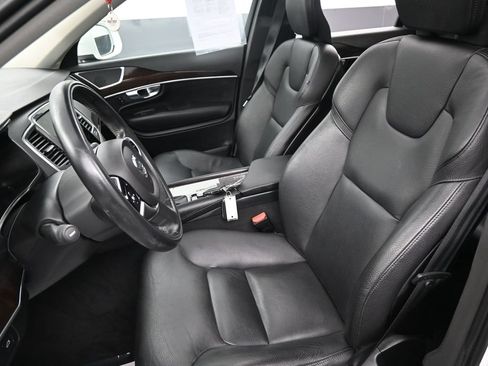 Used 2019 Volvo XC90 T6 Momentum AWD/4WD image 22
