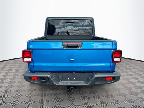Used 2022 Jeep Gladiator Sport image 6