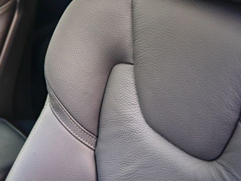 Used 2025 Volvo V60 B5 Cross Country Plus image 28