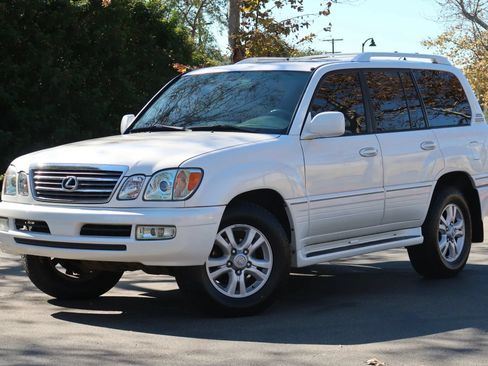 Used 2005 Lexus LX 470 4WD image 2