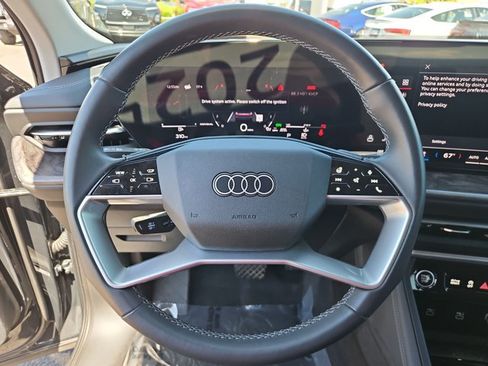 Used 2025 Audi Q5 Premium Plus w/ Premium Plus AWD/4WD image 14