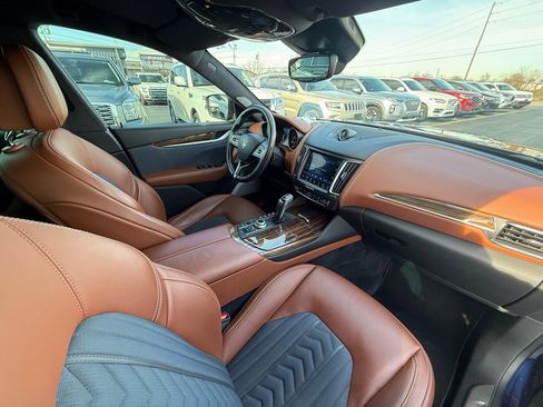 Used 2019 Maserati Levante GranLusso image 27