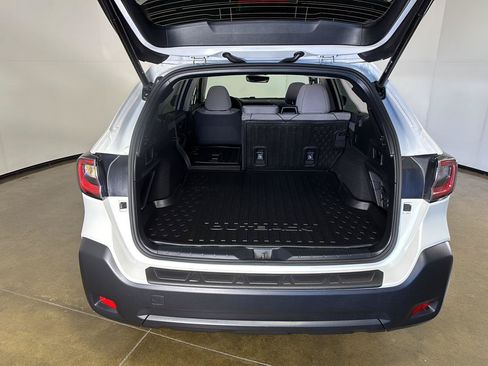 Used 2025 Subaru Outback Premium AWD/4WD image 14