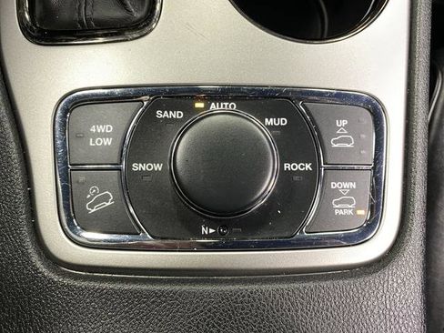 Used 2018 Jeep Grand Cherokee High Altitude image 24