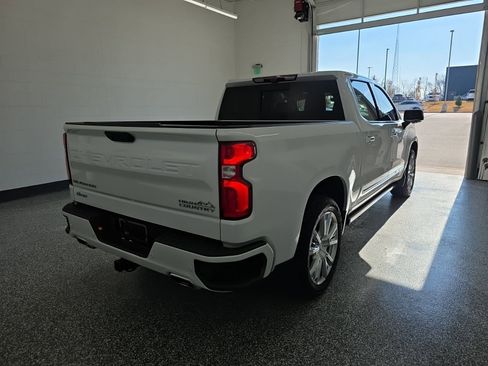 Used 2022 Chevrolet Silverado 1500 High Country w/ Technology Package image 5