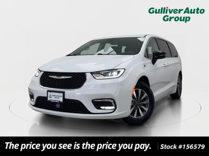 Used 2024 Chrysler Pacifica Limited