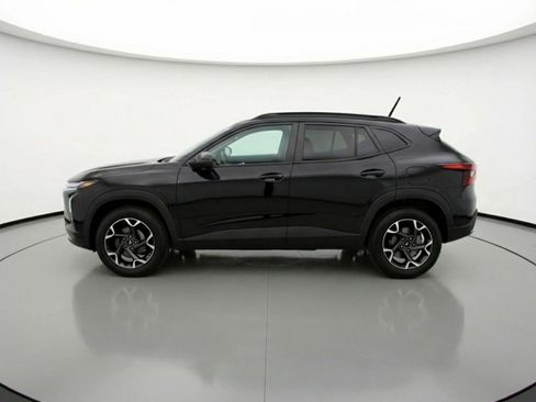 Used 2025 Chevrolet Trax LT FWD image 5