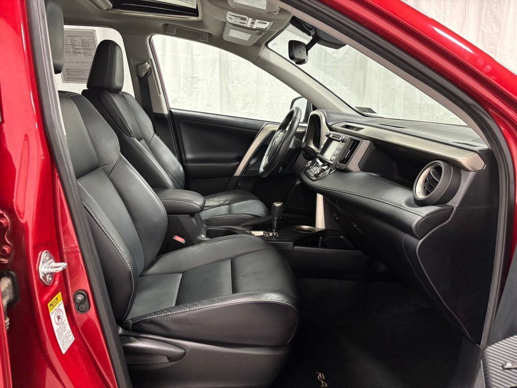 Used 2015 Toyota RAV4 Limited w/ Technology Package AWD/4WD image 58