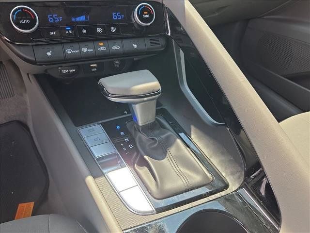 Used 2024 Hyundai Elantra SEL w/ Convenience Package FWD image 12