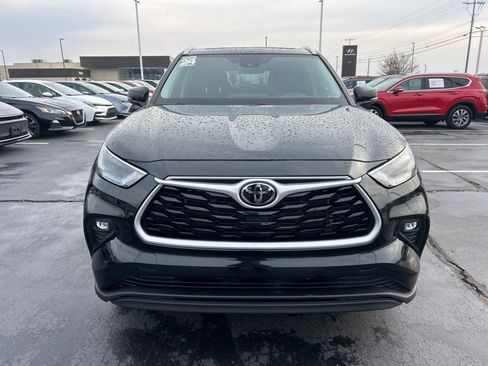 Used 2024 Toyota Highlander XLE image 25