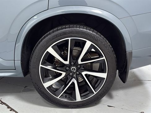 Used 2020 Volvo XC90 T6 Momentum w/ Protection Package Premier image 23