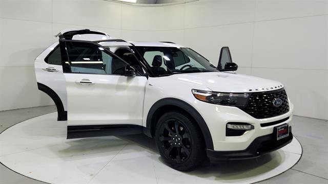 Used 2024 Ford Explorer ST-Line w/ Class IV Trailer Tow Package RWD image 29