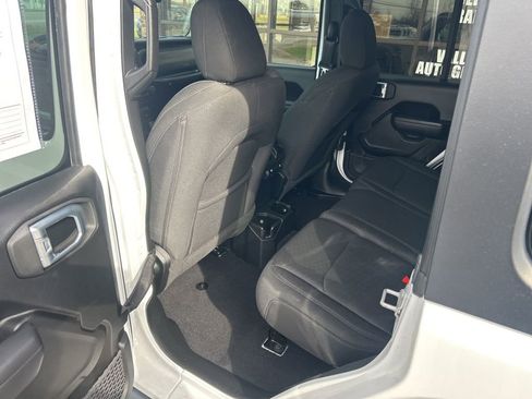 Used 2022 Jeep Wrangler Unlimited Sport AWD/4WD image 9
