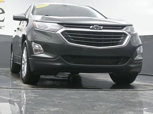 Used 2019 Chevrolet Equinox LT image 3