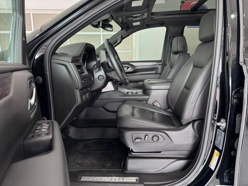 Certified 2023 Chevrolet Tahoe Z71 w/ Luxury Package AWD/4WD image 16